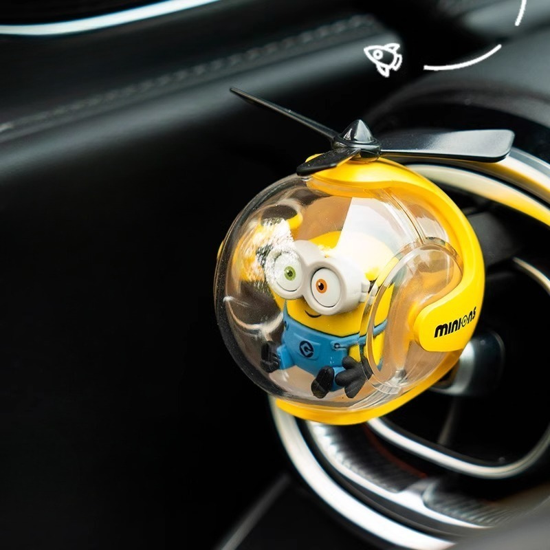 Car Air Freshener - ミニオン風車用芳香剤、かわいい漫画風車用香水クリップ、クリエイティブなアロマバームオーナメント、素敵な車内ギフト